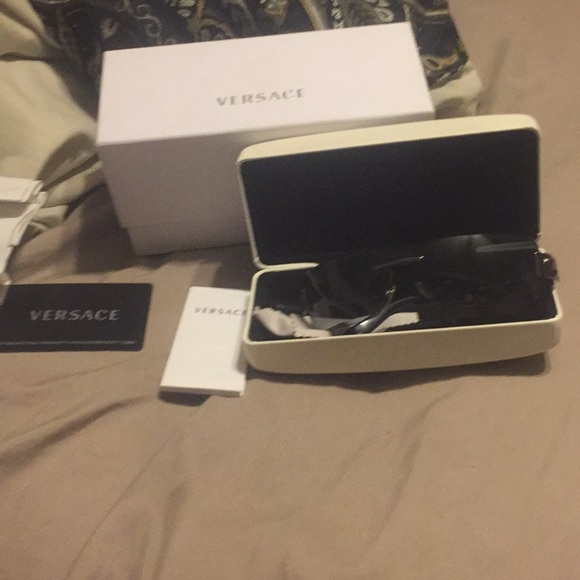 Men’s Versace Sunglasses - Picture 1 of 4